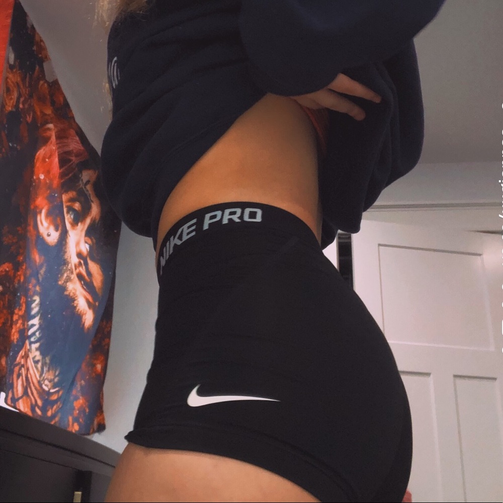 Black Nike Pros